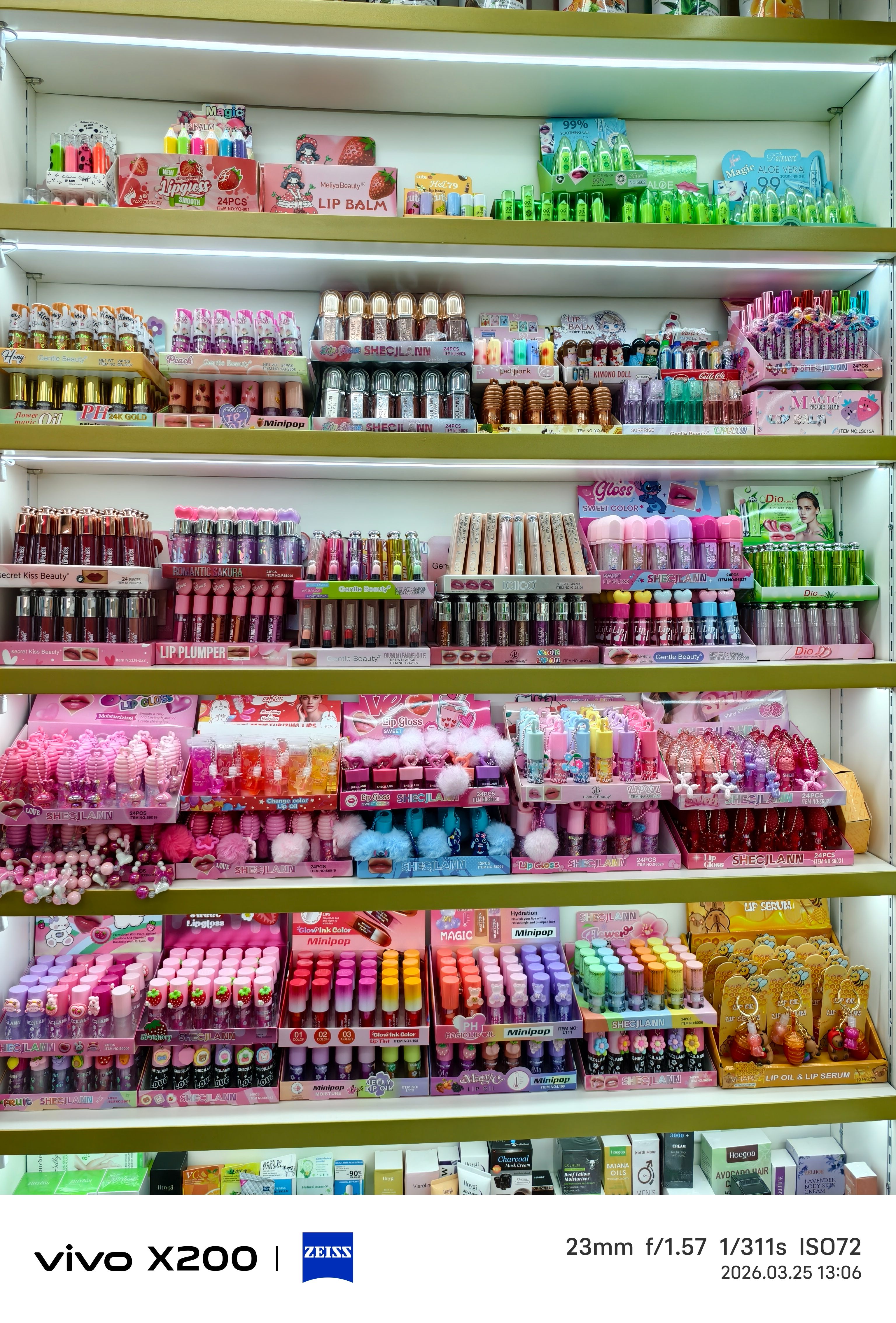 Alek Cosmetics describe pic - 1