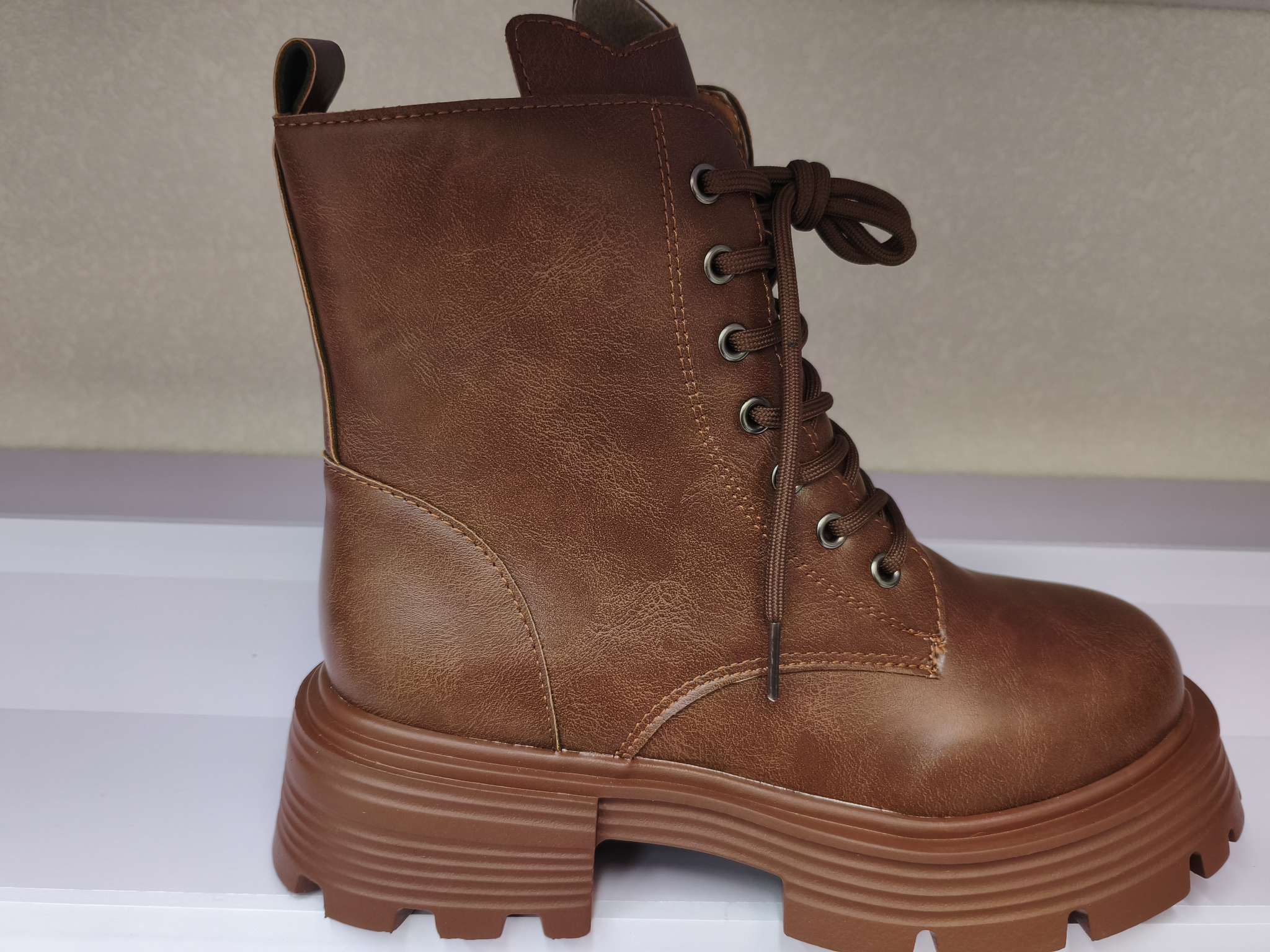 White women's leather boots, mid-waist knitted half boots, women's shoes, warm, thickened, anti-slip, breathable and comfortable detail image 3