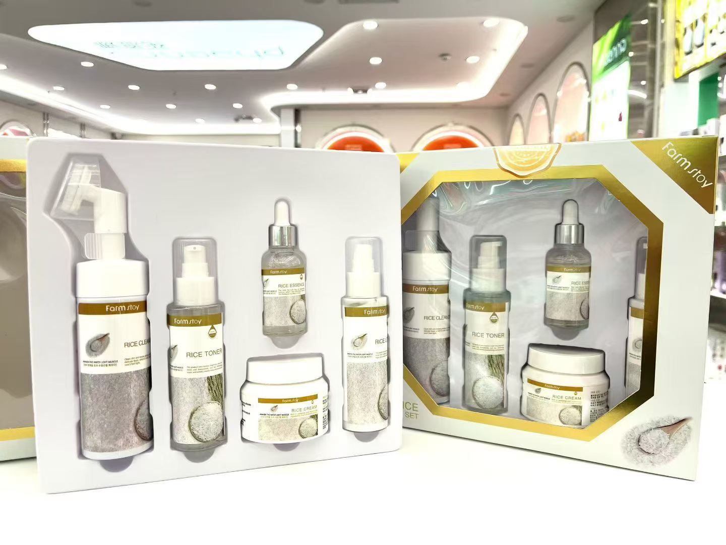 The PHAENNA rice skin care set includes cleanser, foam, essence, face cream, eye mask, sunscreen, body wash, scrub, bath salt, shampoo, etc details Picture