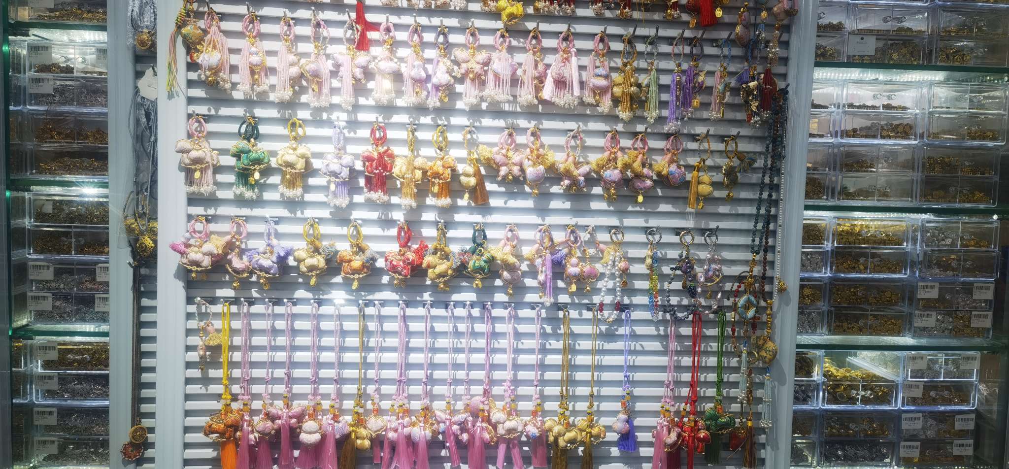 Highlight accessories describe pic - 1