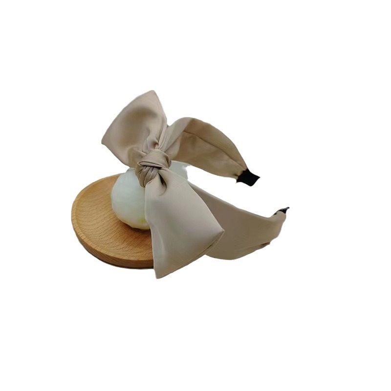 Fashionable and high-end style, versatile for daily use, large satin bow headband, hair accessory, knotted headband detail image 3