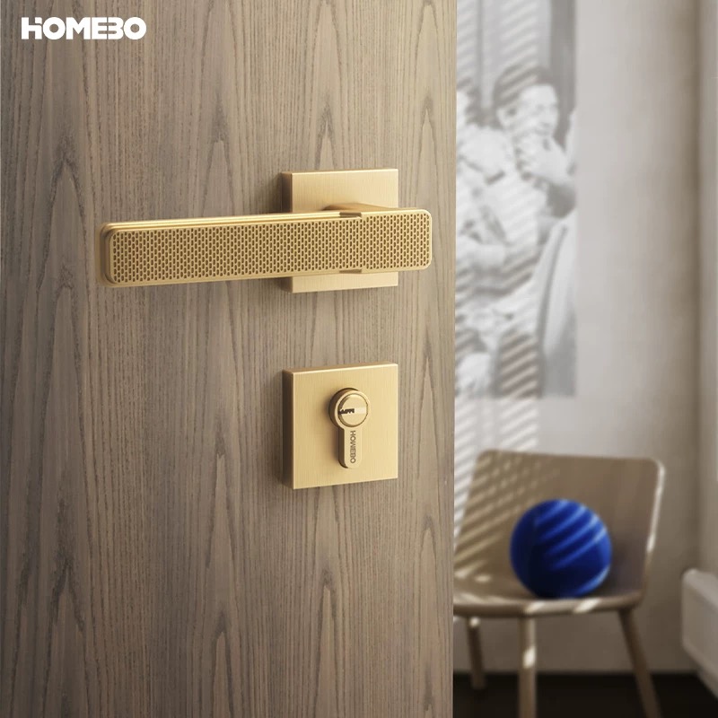 Haobao golden door lock, indoor bedroom silent magnetic attraction room, modern and simple home bathroom solid wood door handle Application Scenario