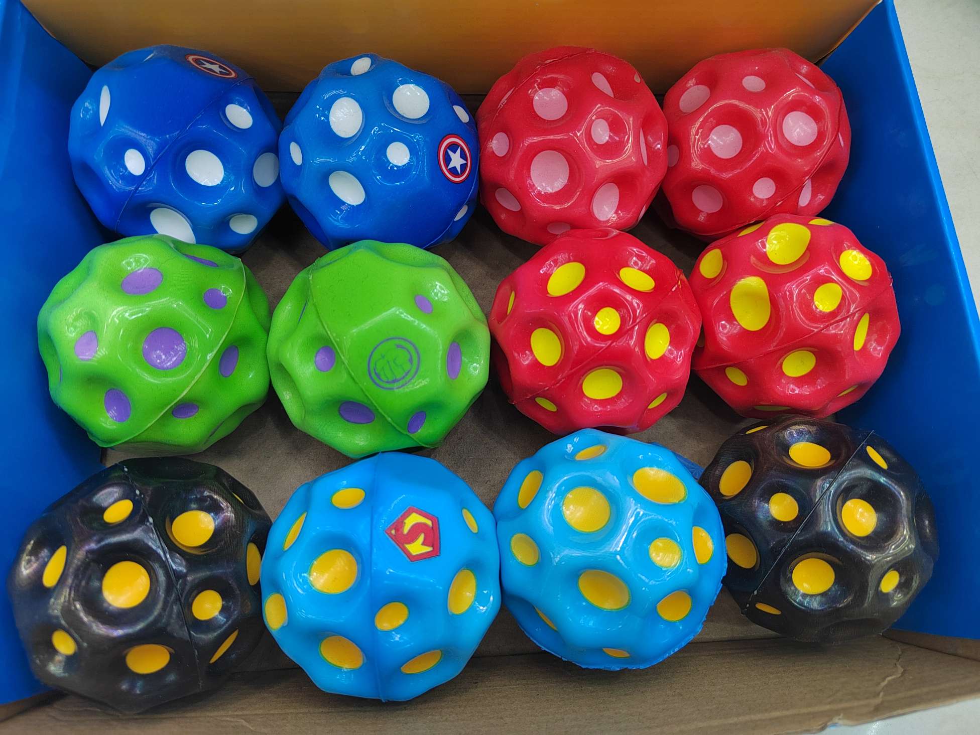 Elastic ball