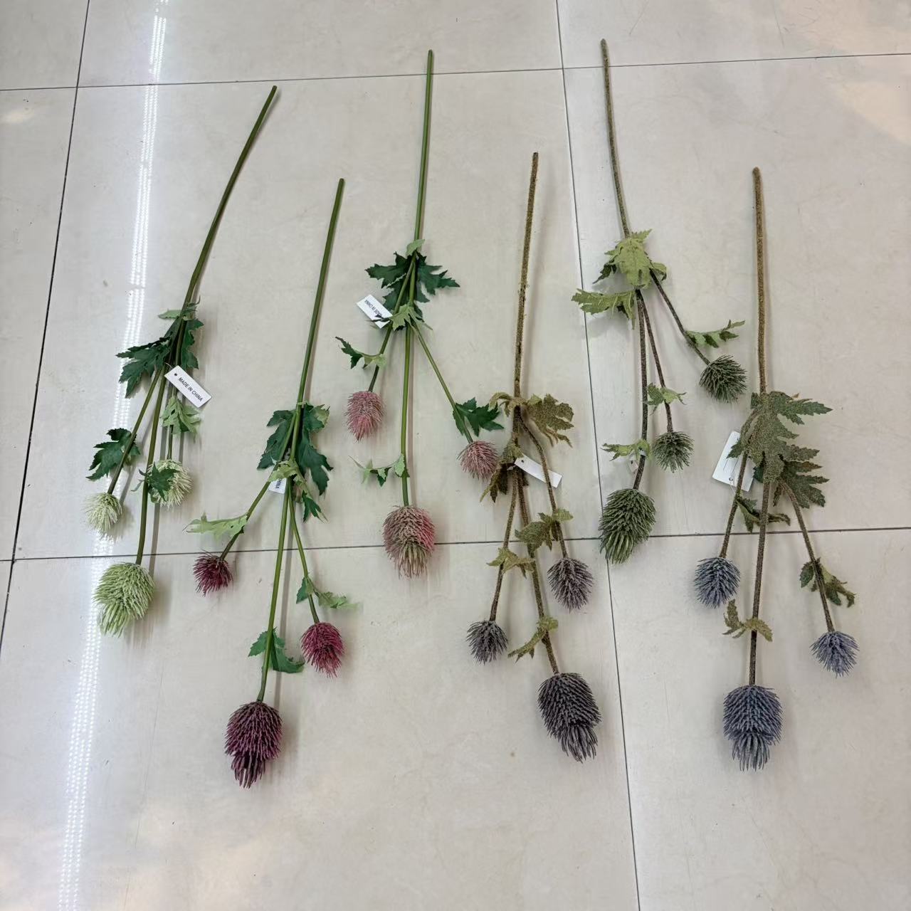 Cardo de simulación flor flor falsa flor artificial hogar artesanía hotel boda al por mayor de alta gama flor de simulación flor de tela de seda inserción de cardo con flores falsas adecuado para la decoración del dormitorio del hogar pic 6