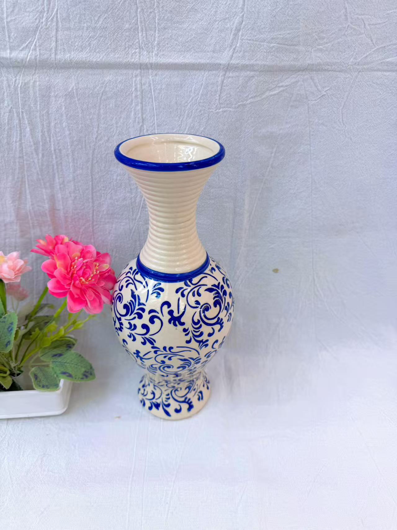 A Chinese-style retro blue and white ceramic vase with hand-wrapped branch patterns, a perfect decorative flower arrangement for the living room entrance detail image 4