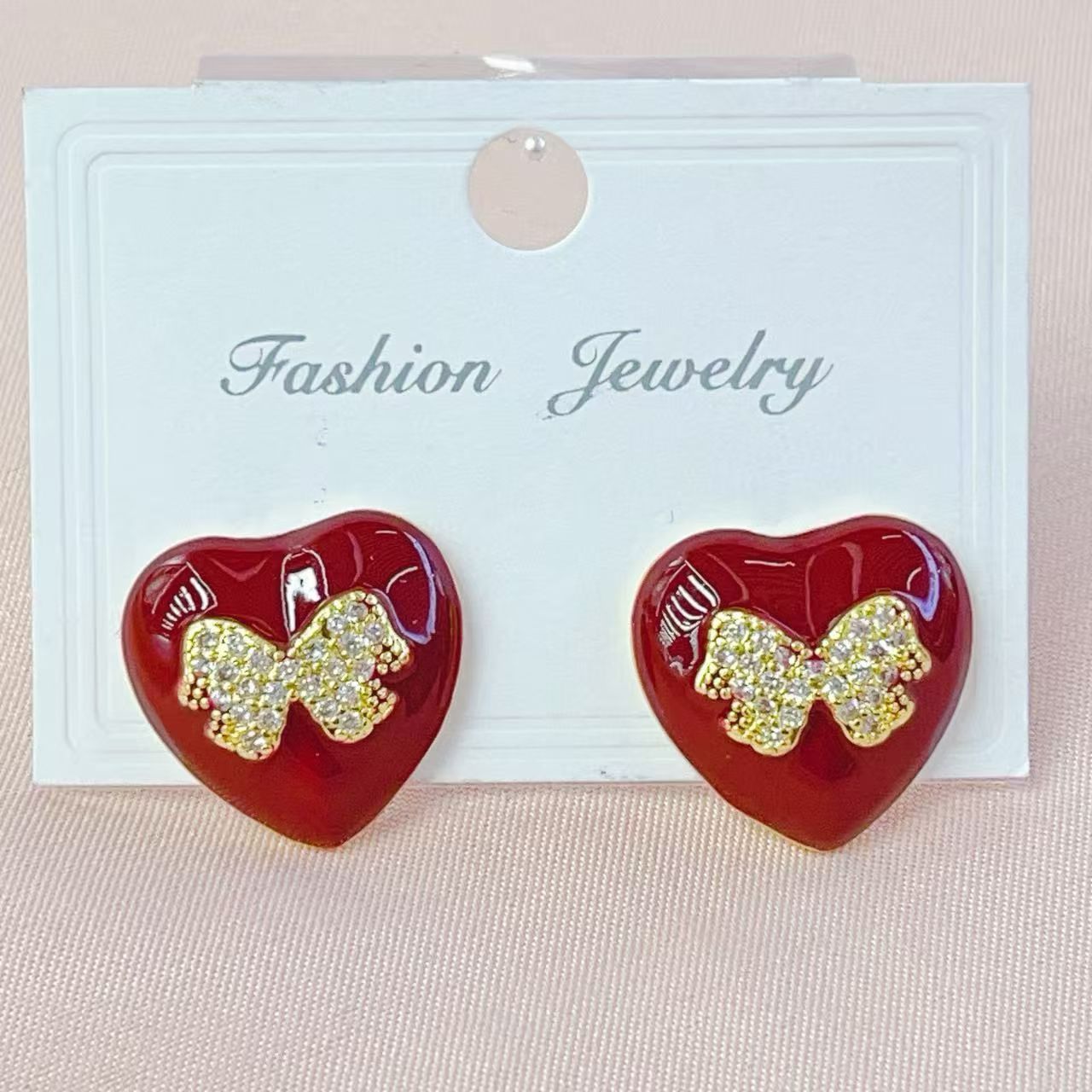 高档电镀化油黑色红色耳环优雅上档次，铜材质加微香
耳环耳环耳环米珠耳环细节图