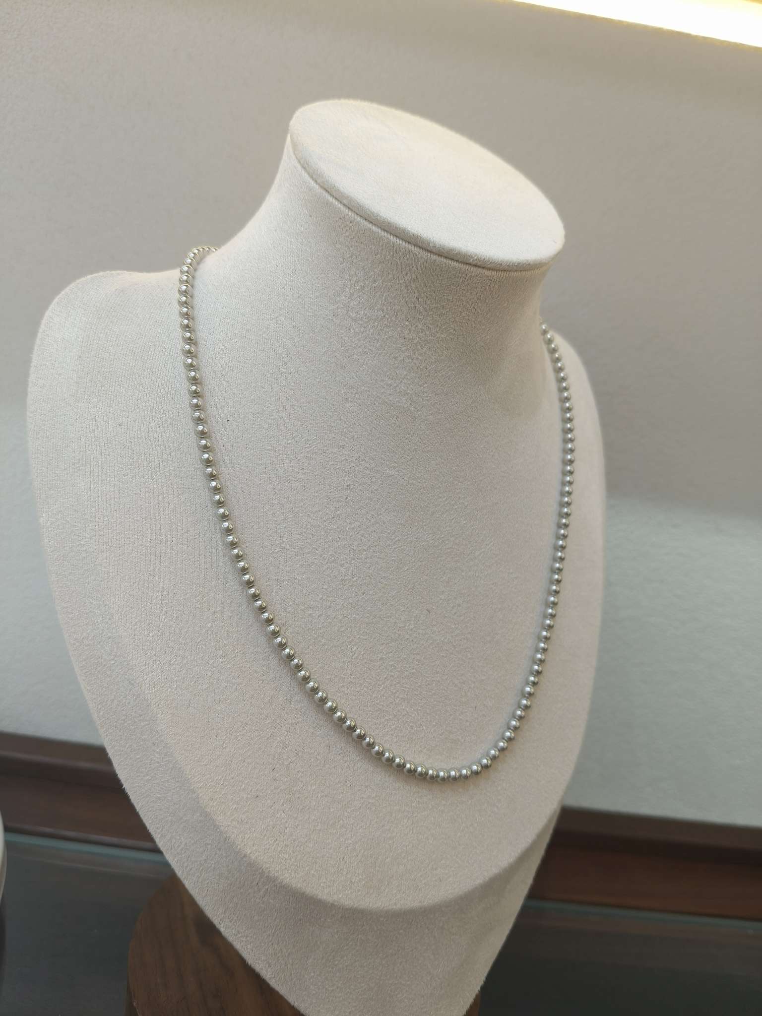 3mm灰色施家珍珠项链女 轻奢小众高级感锁骨链 百搭颈链饰品产品图