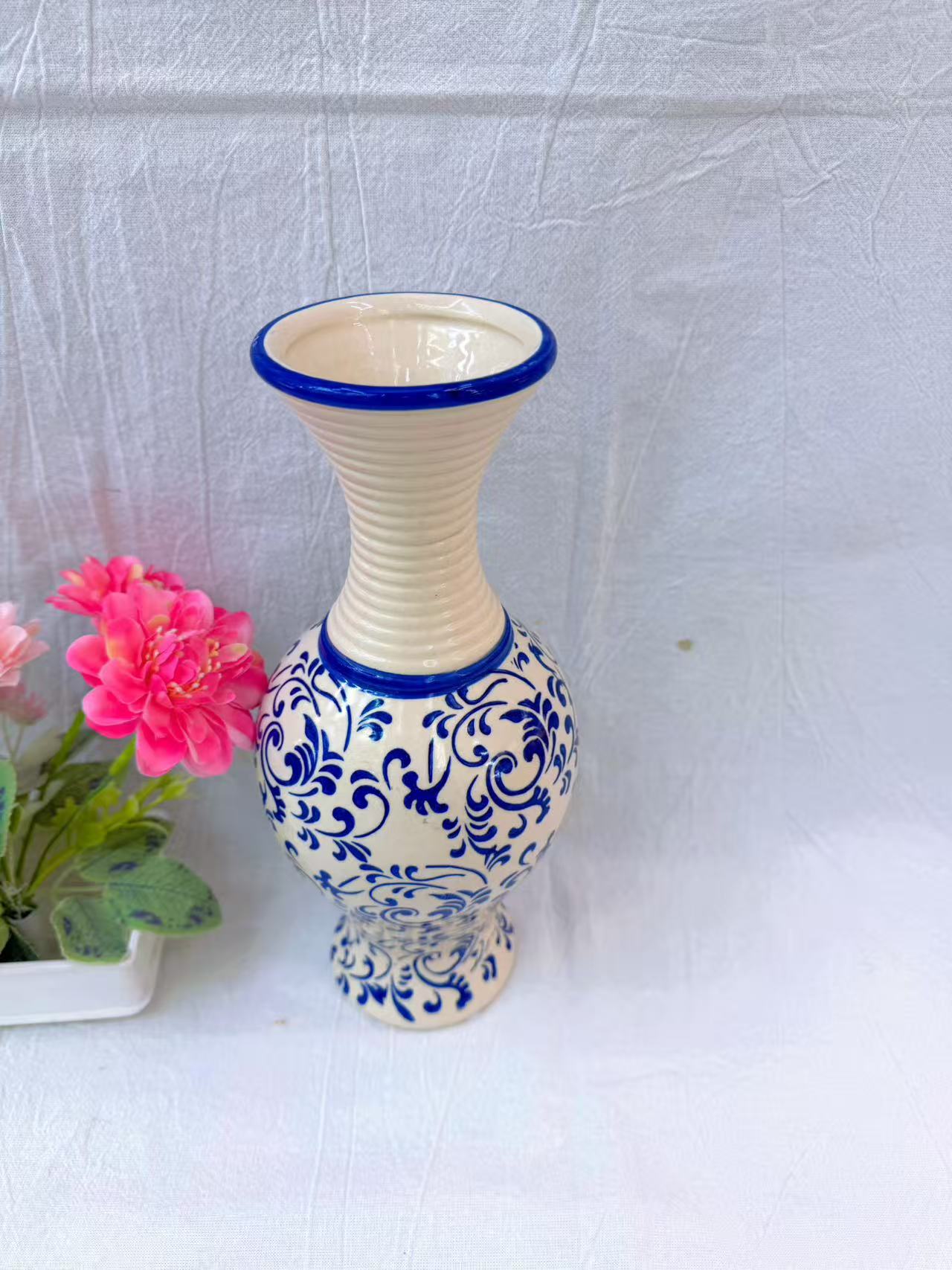 A Chinese-style retro blue and white ceramic vase with hand-wrapped branch patterns, a perfect decorative flower arrangement for the living room entrance detail image 2