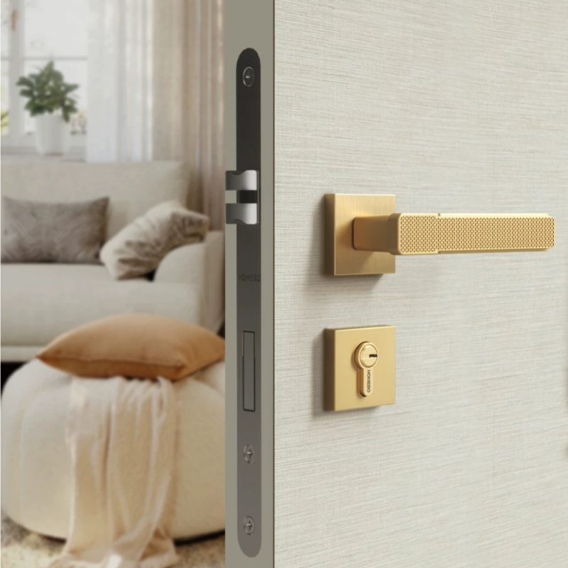 Haobao golden door lock, indoor bedroom silent magnetic attraction room, modern and simple home bathroom solid wood door handle Item Picture