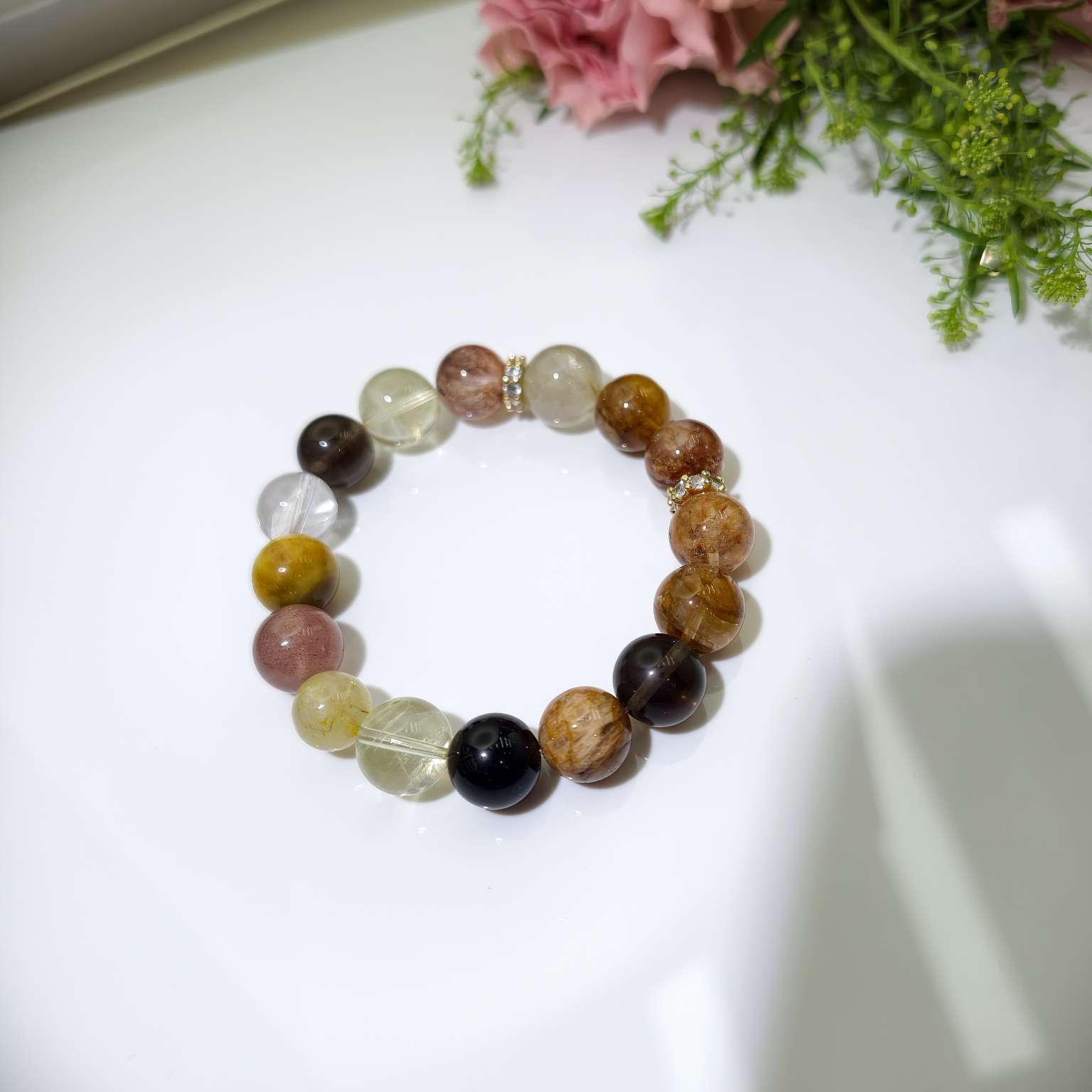 十二生肖开运手串·亥猪专属 金发钛晶+黄阿塞+彩虎眼+小树胶花+冰曜石+红胶花+黄胶花+牛血红胶花+
黄虎眼+草莓晶