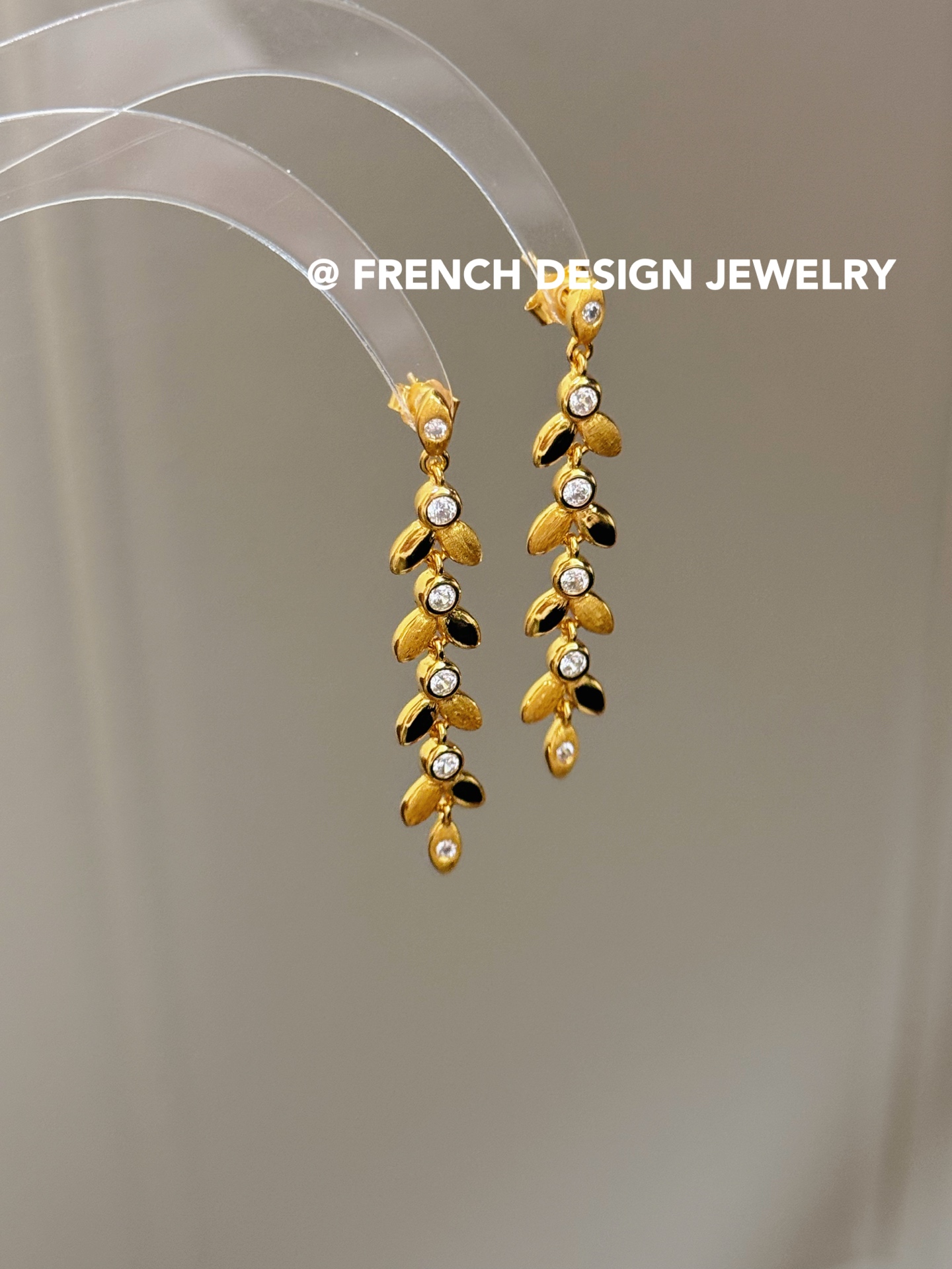 麦穗流苏耳环忽闪忽闪的 美疯