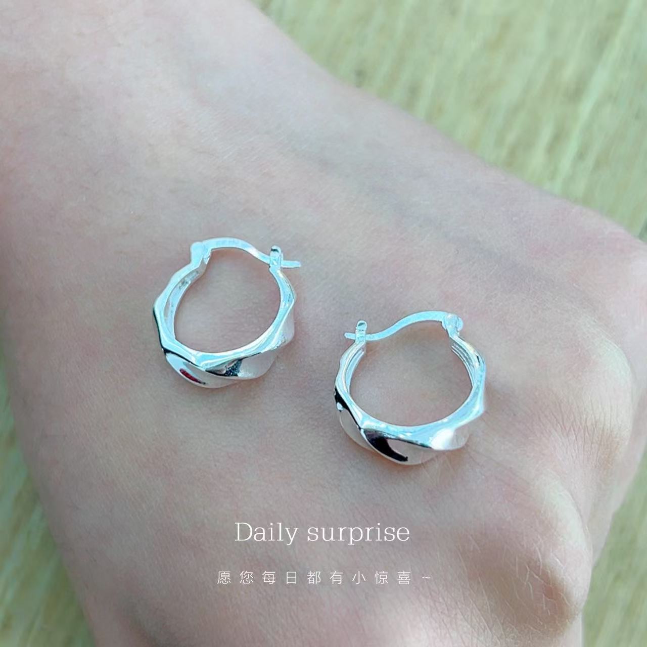 饰品/耳环/耳饰/米珠耳环/耳夹产品图