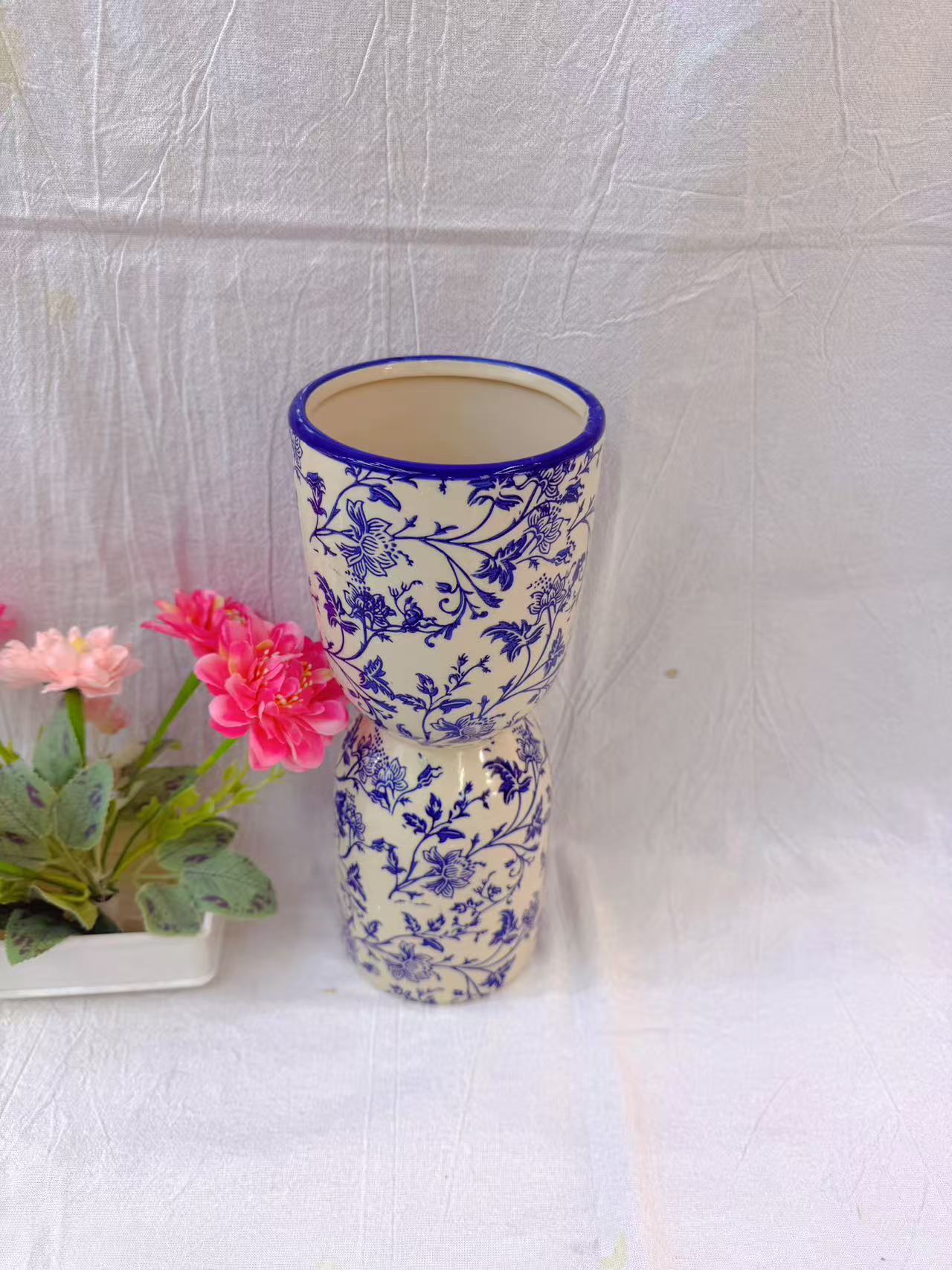 Chinese blue and white porcelain vase with coiled branch pattern, double-section design, hand-painted craftsmanship, exquisite decorative vase Application Scenario