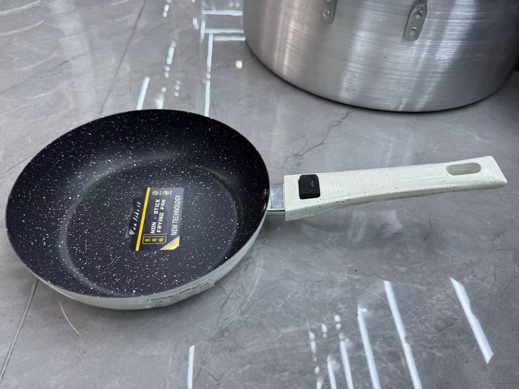 黑色不粘煎锅平底锅煎鸡蛋厨房用品可拆卸煎锅煎盘套装