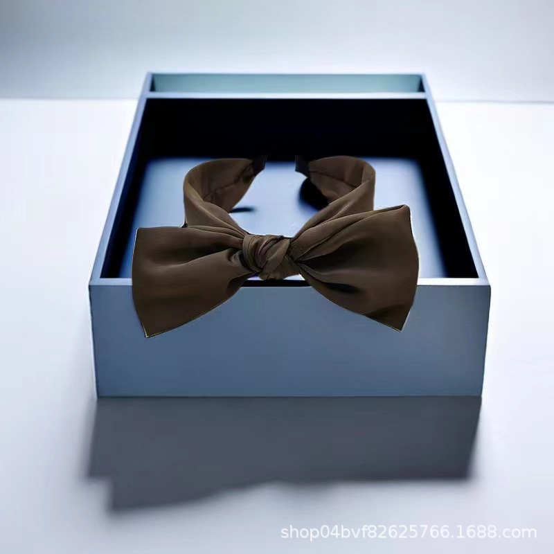Fashionable and high-end style, versatile for daily use, large satin bow headband, hair accessory, knotted headband details Picture