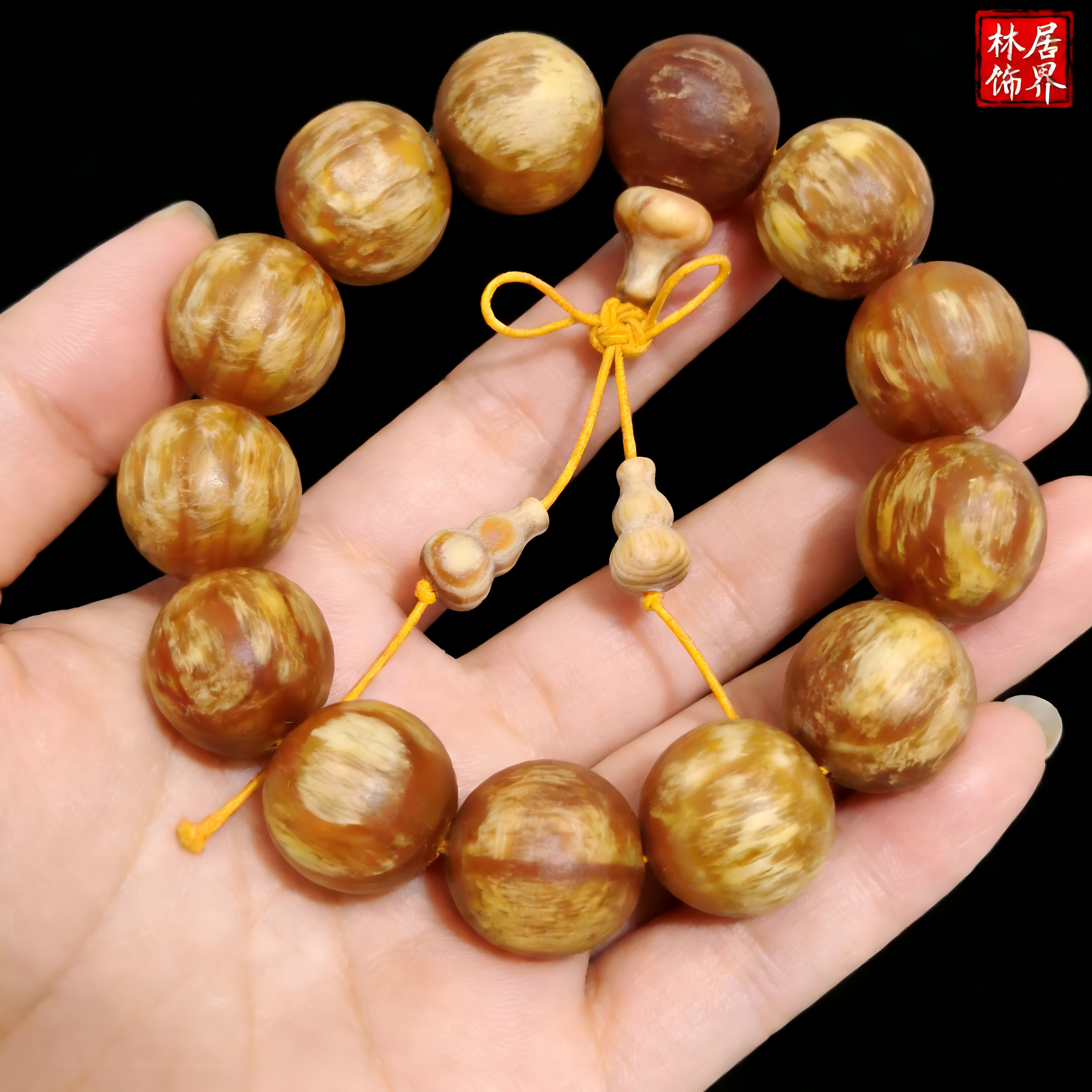Translucent Imperial Blood Dragon Wood Amber wood bracelet, Changbai Mountain agarwood, fully filled with oil pine seeds, 20MM, fully jade-like cultural play Specification image