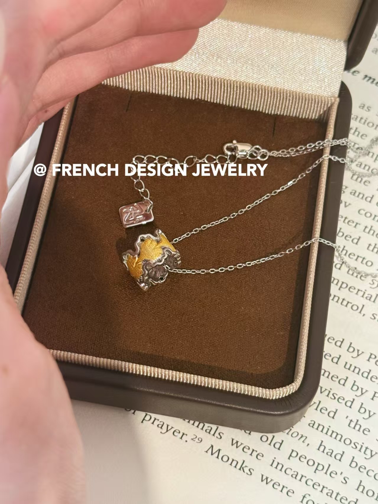 银杏叶拼接镂空圈圈项链高级百搭