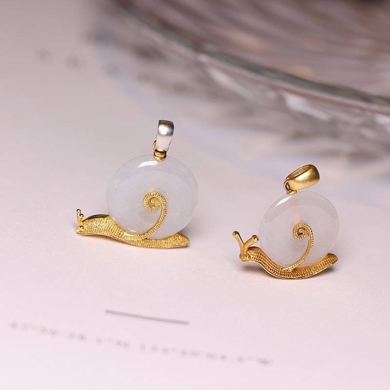 新宝丽D区三楼七街8148店翡翠蜗牛吊坠 新宝丽025