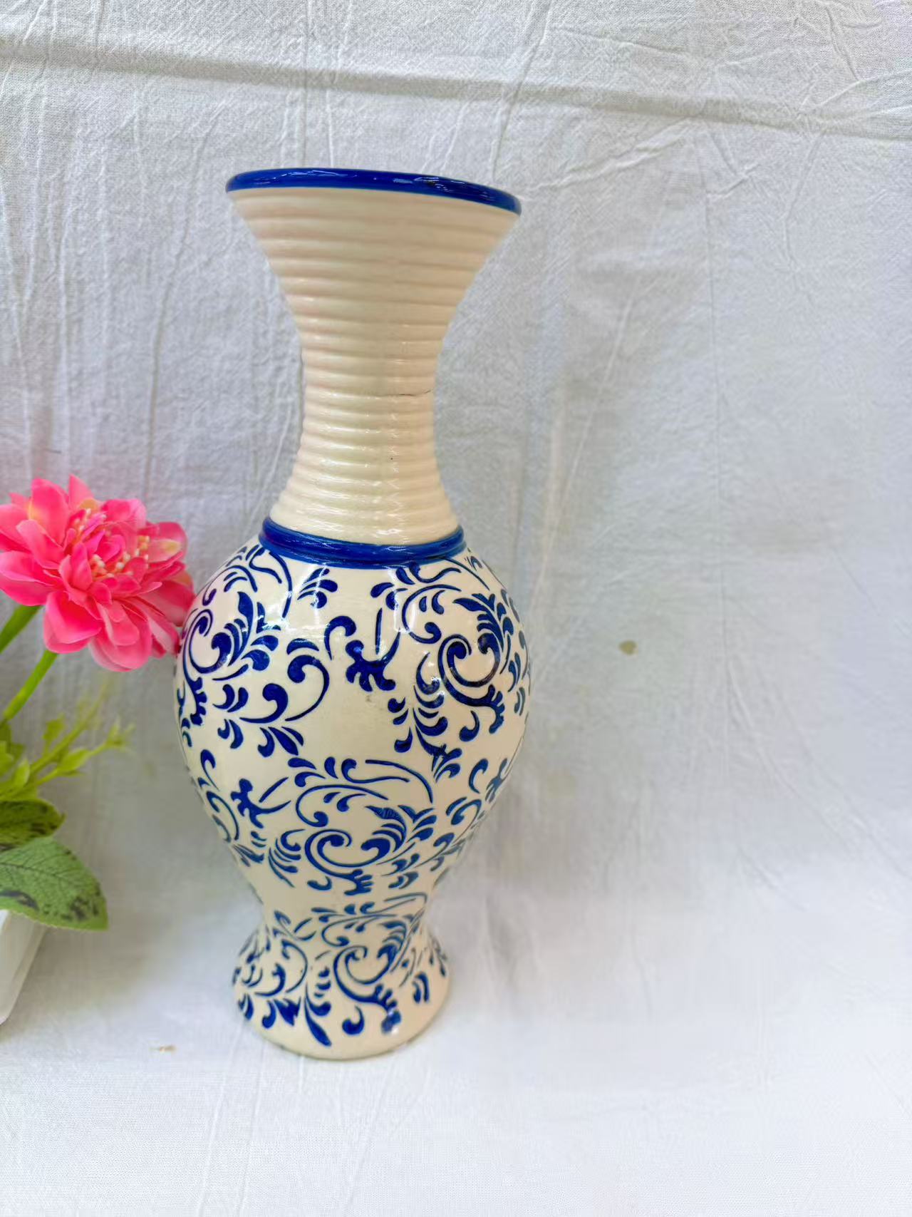 A Chinese-style retro blue and white ceramic vase with hand-wrapped branch patterns, a perfect decorative flower arrangement for the living room entrance detail image 3