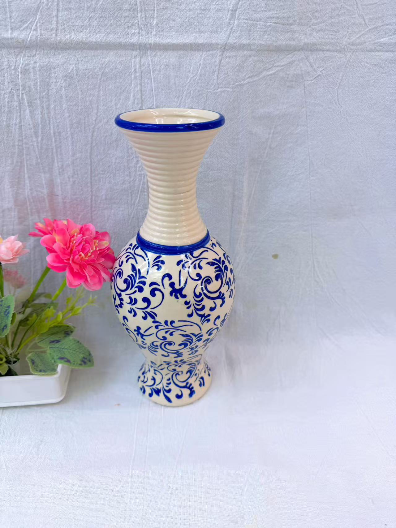A Chinese-style retro blue and white ceramic vase with hand-wrapped branch patterns, a perfect decorative flower arrangement for the living room entrance detail image 5