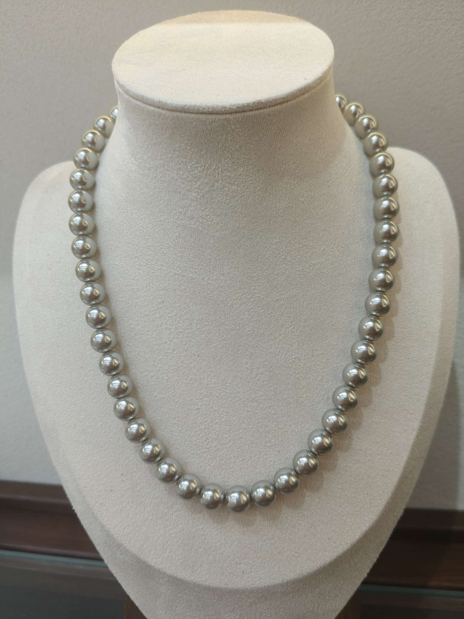 8mm灰色施家珍珠项链女 轻奢小众高级感锁骨链 百搭颈链饰品