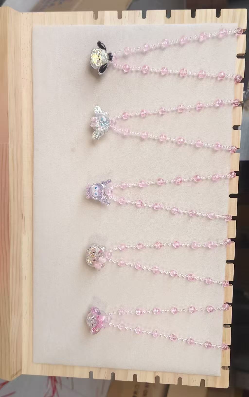 儿童项饰实物图