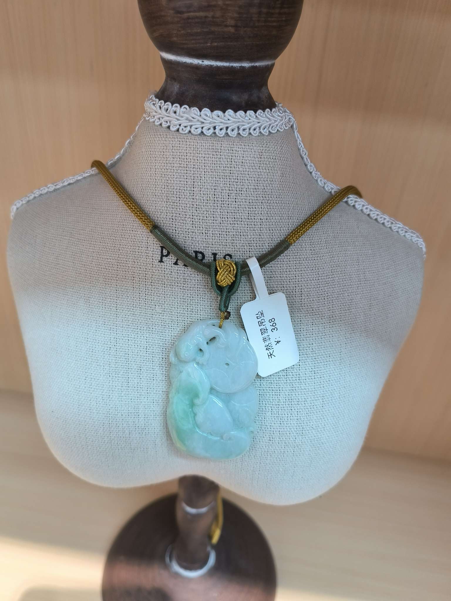翡翠项饰天然玉石项链优雅时尚饰品
