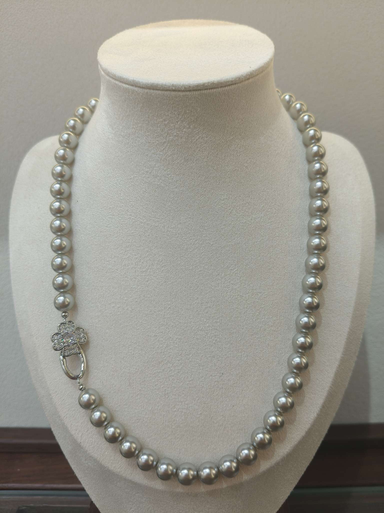 灰色施家珍珠四叶草锆石项链 轻奢小众高级感锁骨链