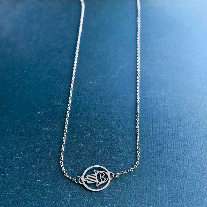 Cross-border foreign trade hand, love titanium steel stainless steel bracelet, pendant, necklace, DIY accessory, connector, personalized and trendy detail image 4