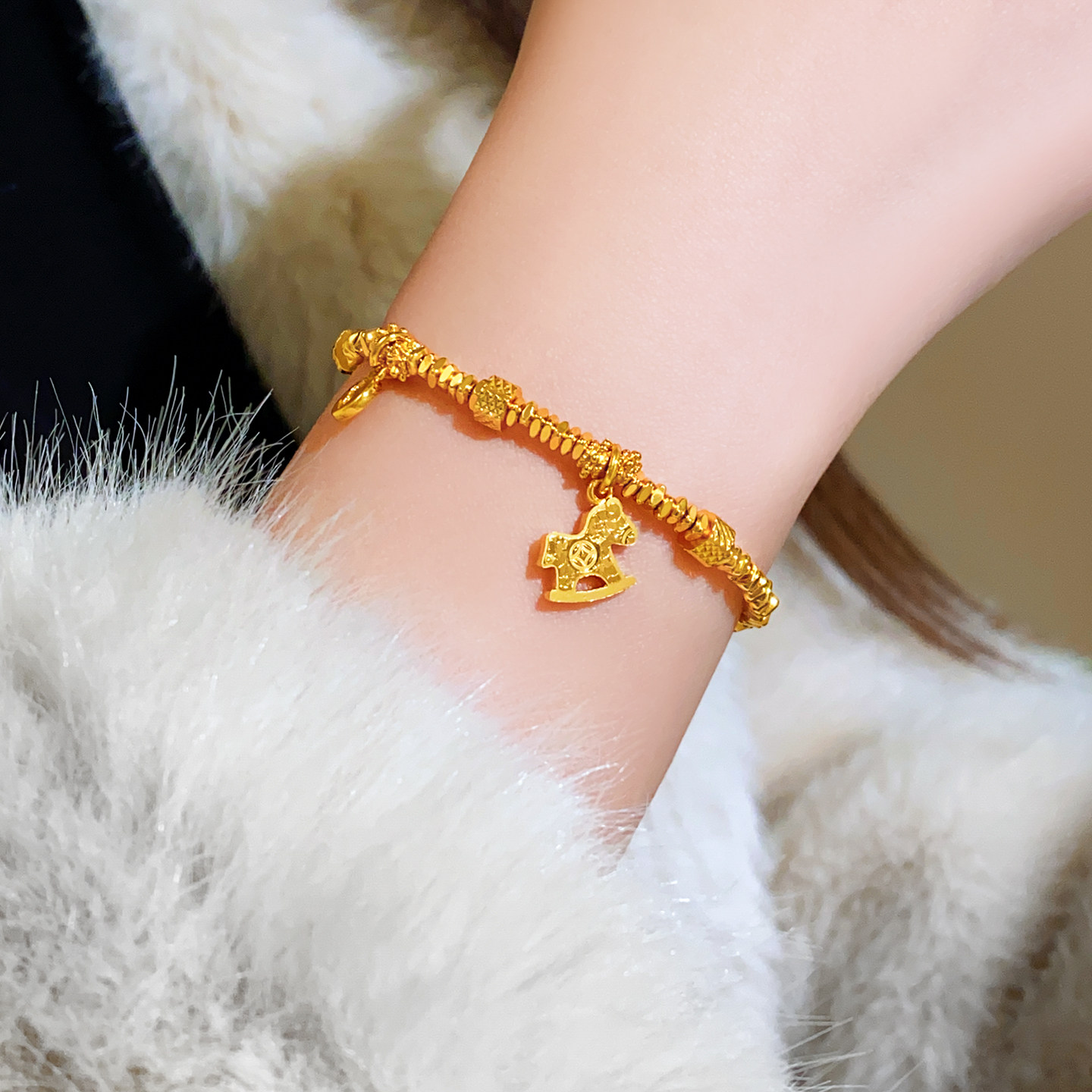 Golden Crushed ice Pony coin beaded bracelet for women, light luxury, niche and exquisite jewelry, a gift for the Year of the Horse and the zodiac year details Picture