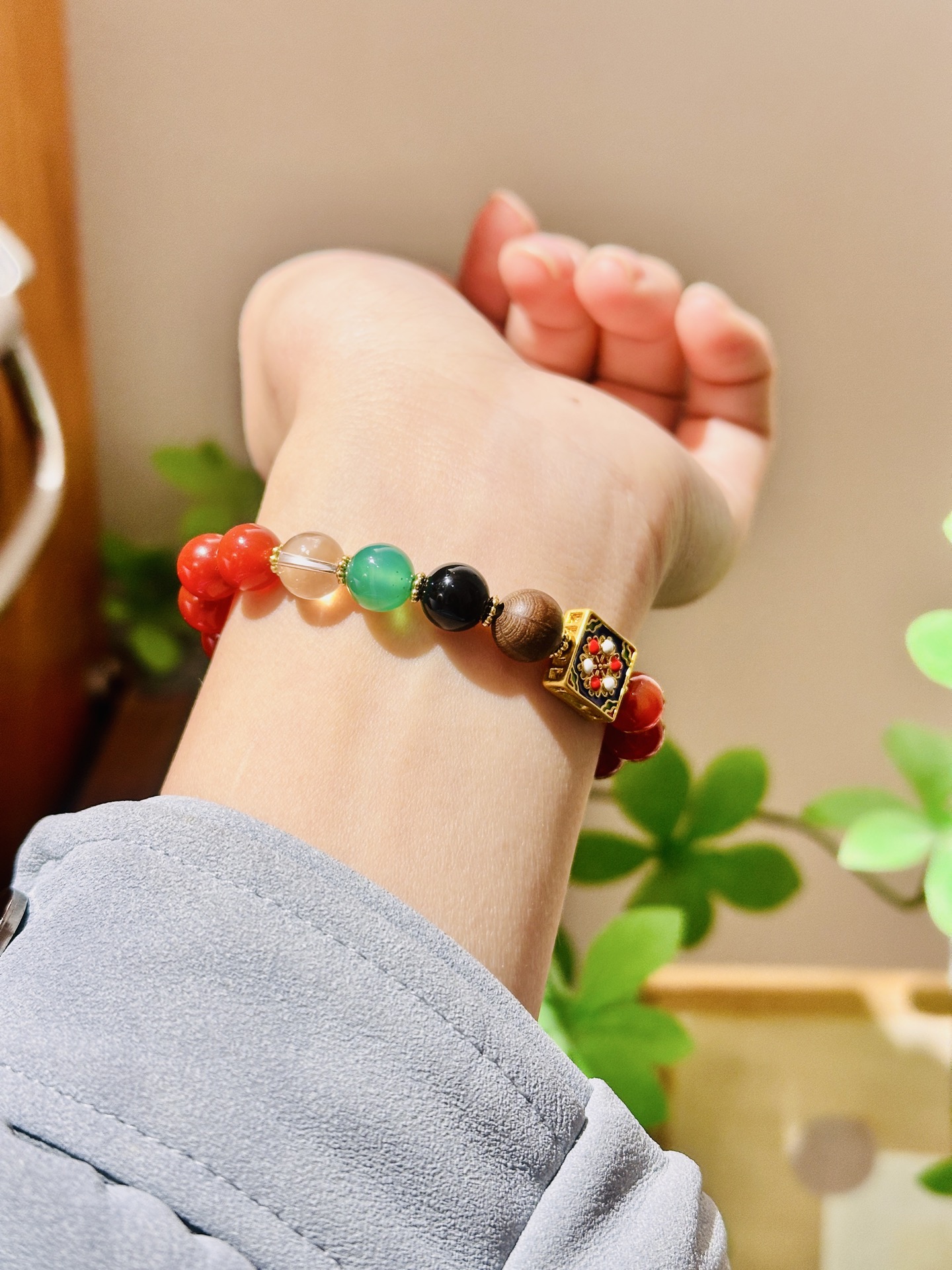 【 Ya Jin Pei Jewelry 】8mm Red Agate Zaki Lam Square Bead Multi-treasure bracelet Application Scenario