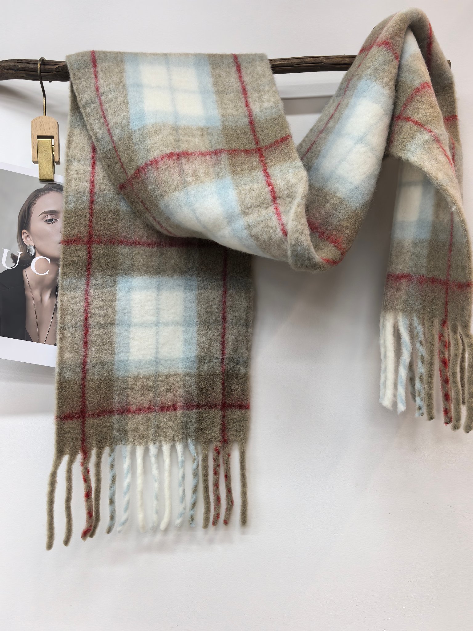 New cross-border wholesale e-commerce live-streaming available wool red line square grid supply chain details Picture