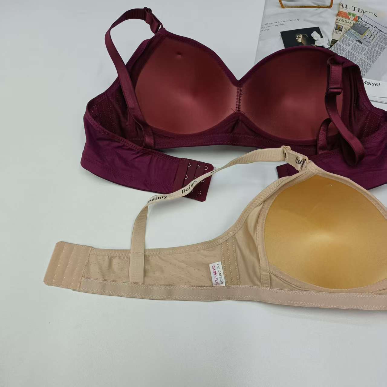 FCM-503# Women's bra for export to the Middle East and Africa. Solid color embroidered decoration bra. Women's large-sized gathering breathable bra. No underwire. Sexy and romantic bra. QNI Application Scenario
