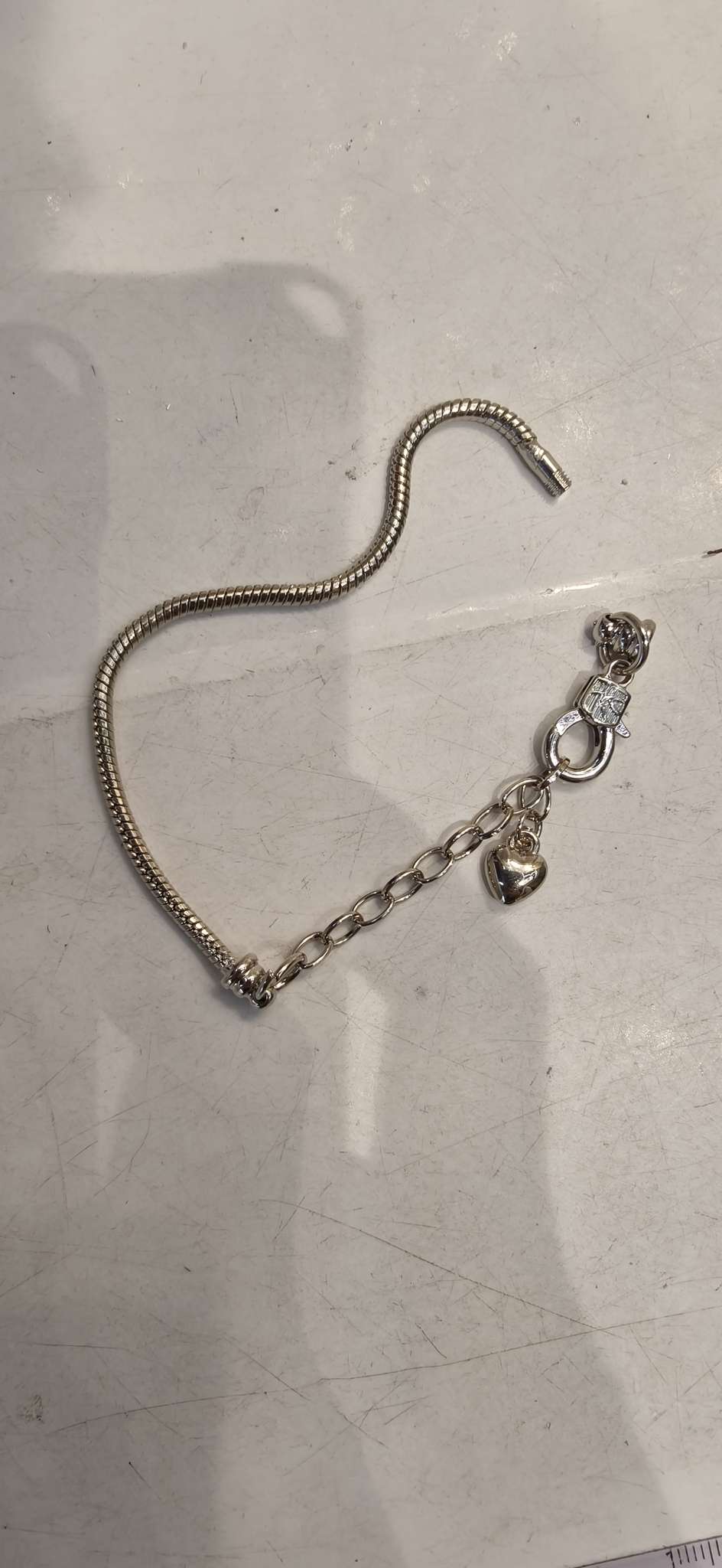 潘多拉手链，长度16+5，铜包铁材质。白k，金色，螺旋扣子，可打开，穿各种配件，DIY。儿童款16+5，成人款18+5