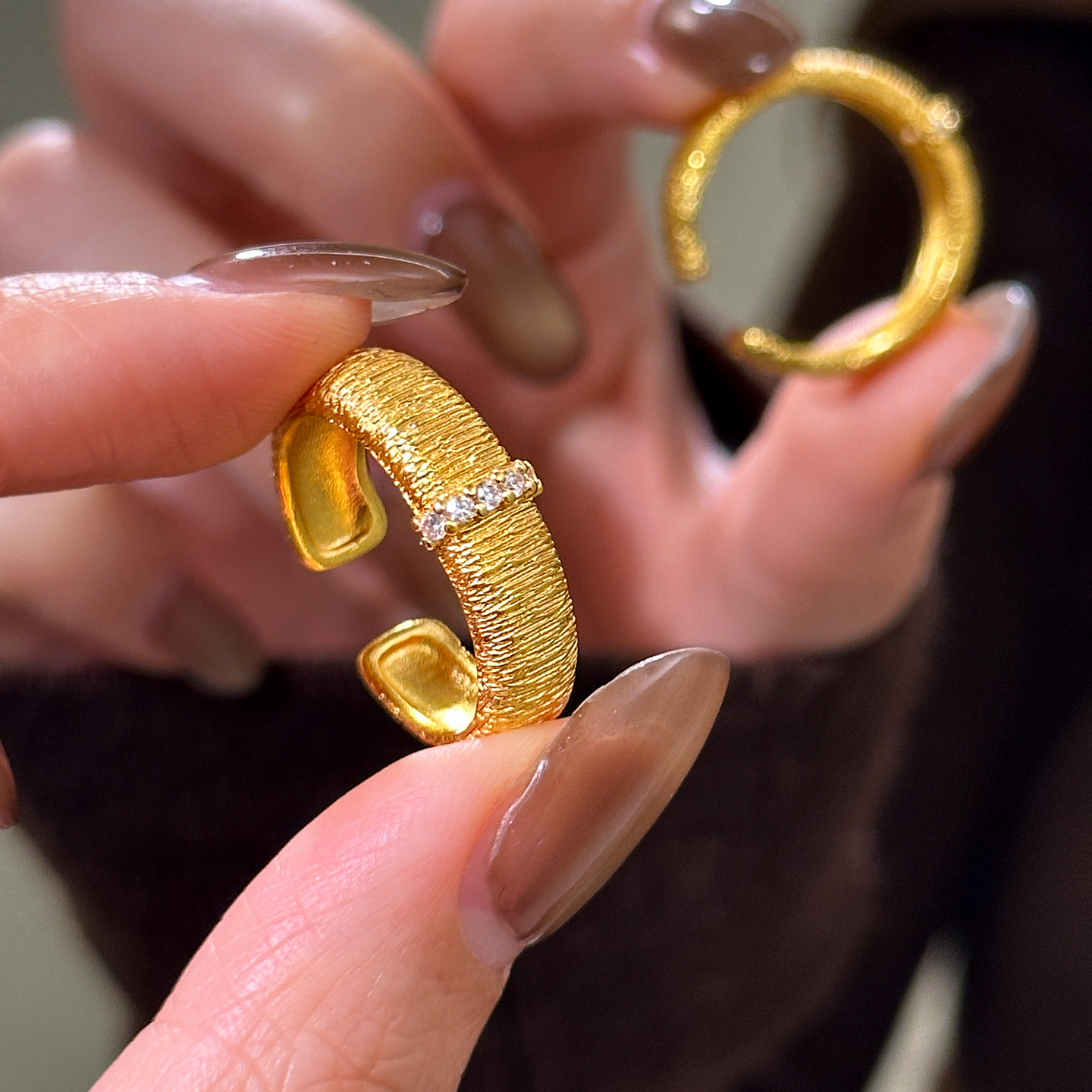 Golden brushed zircon open ring for women 2026 new bestseller index finger ring, a niche high-end ring, extremely beautiful detail image 4