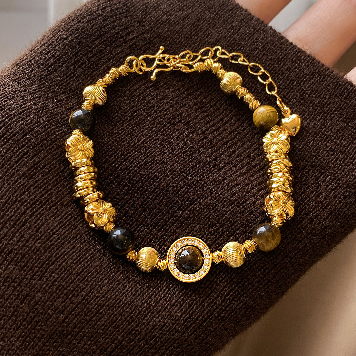 Ancient-style sand gold brushed tiger's eye stone beaded bracelet for women 2026 new style, light luxury, niche, exquisite and high-end jewelry Specification image