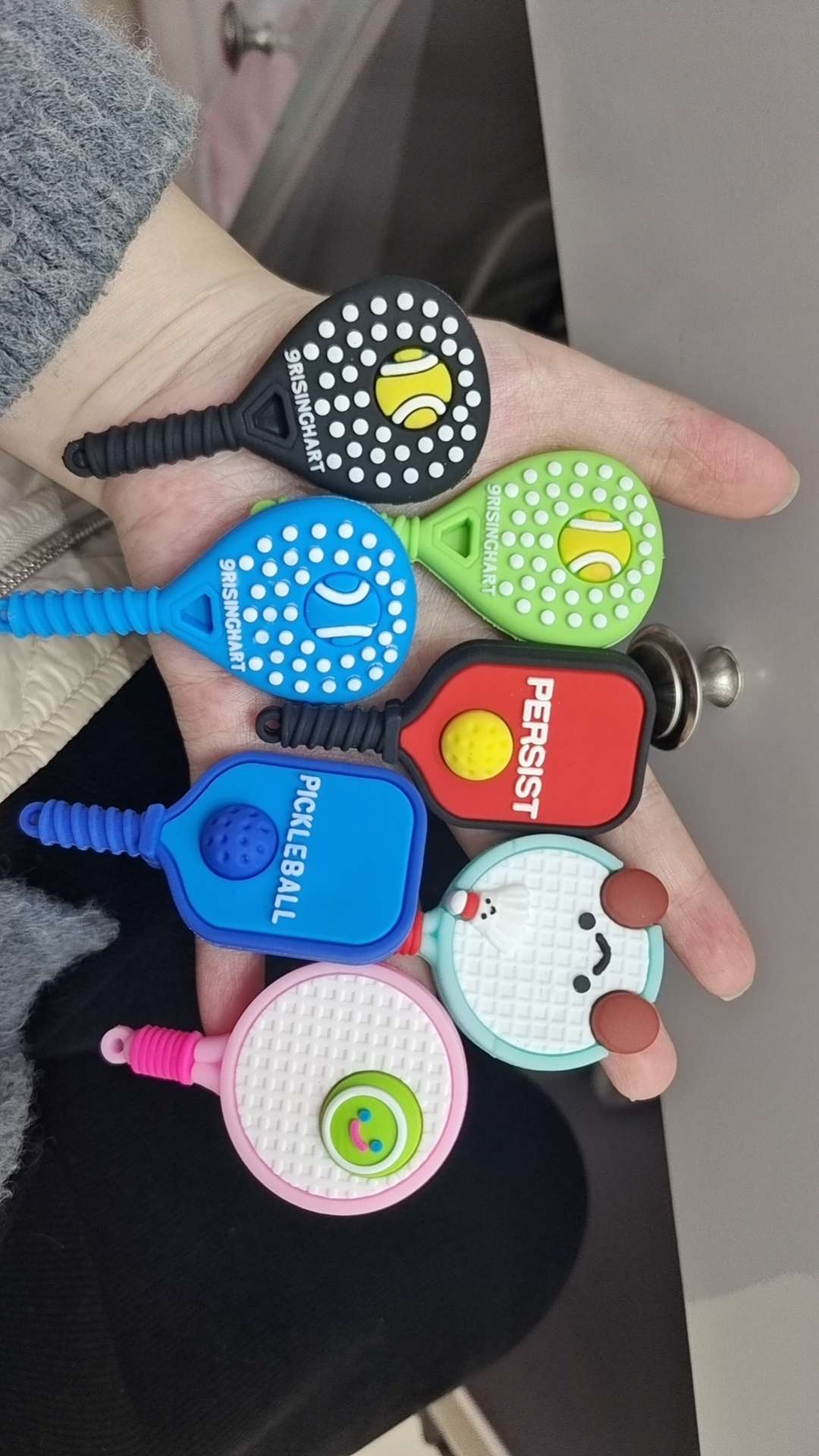 世界杯运动器材公仔球拍白底实物图