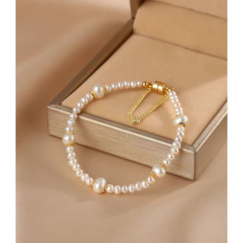 天然珍珠手链轻奢气质手串手环简约时尚饰品