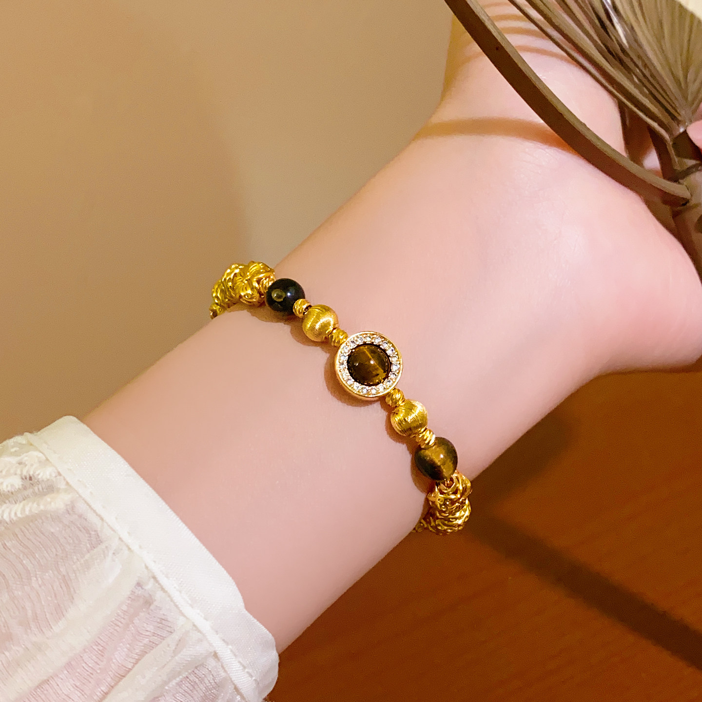 Ancient-style sand gold brushed tiger's eye stone beaded bracelet for women 2026 new style, light luxury, niche, exquisite and high-end jewelry details Picture