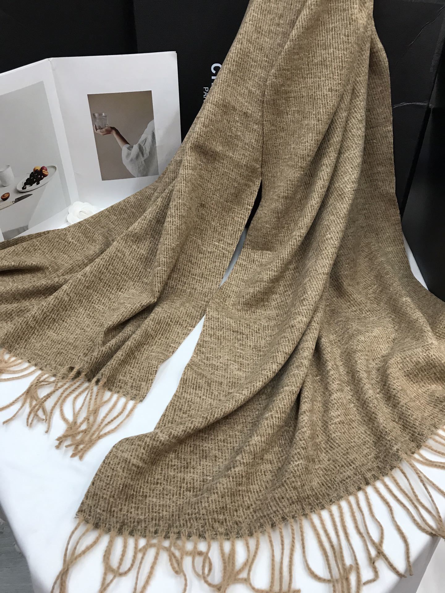 New cross-border wholesale e-commerce live-streaming supply chain in stock, plain color of flowered yarn