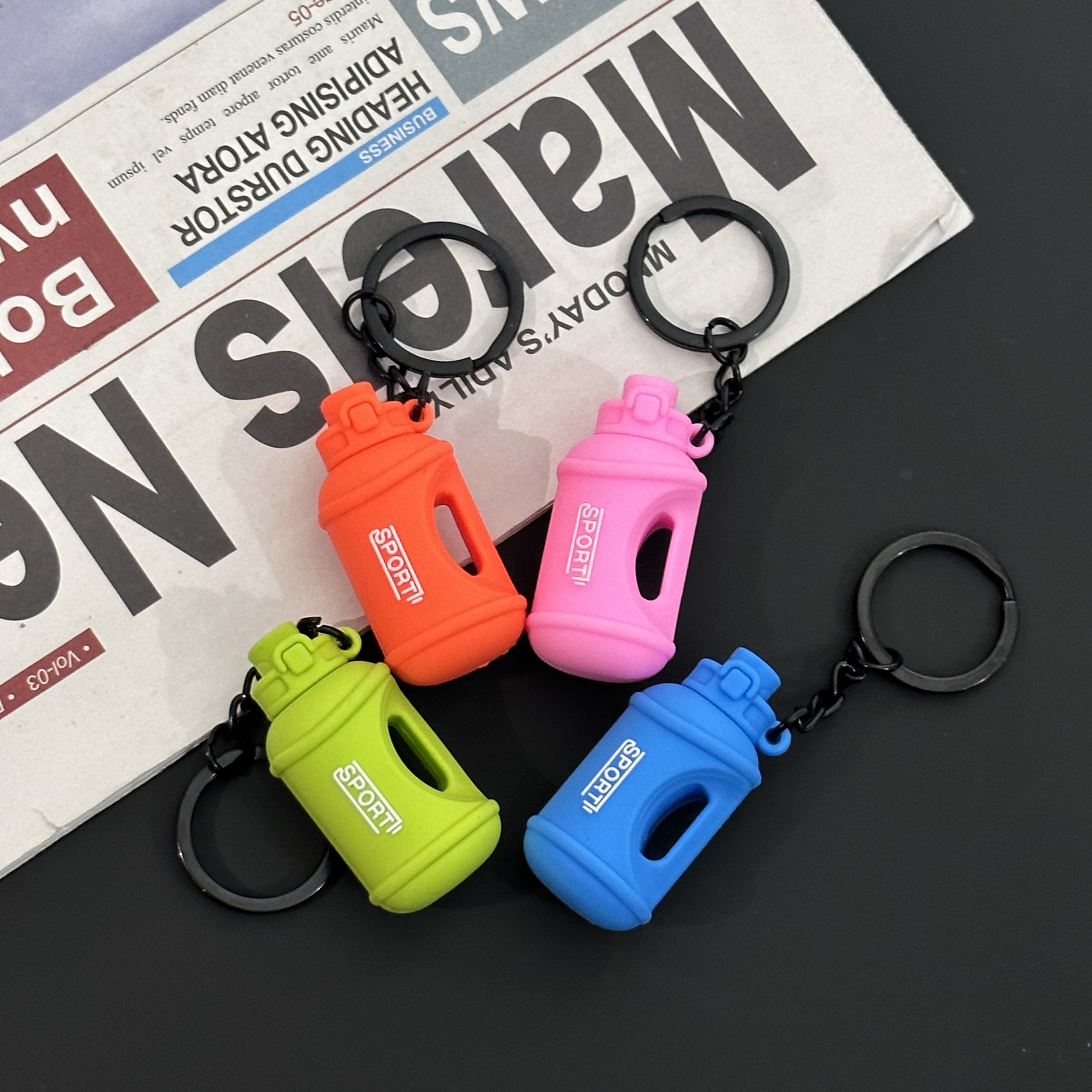 新款运动水壶挂件配饰健身房活动礼品钥匙扣包挂配件饰品跨境周边