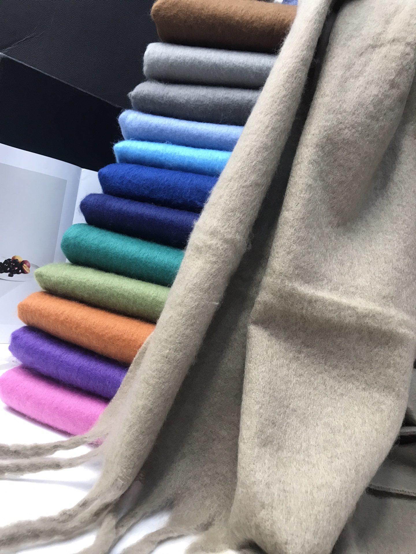 Cross-border scarf wholesale, e-commerce live streaming, supply chain, cash on delivery, super soft, single-color thick whiskers Specification image