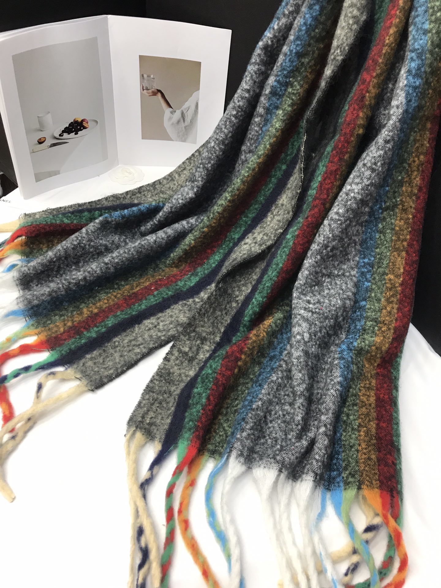 The cross-border scarf batch discovered the payment for the rainbow edge strip in the e-commerce live stream, which requires supply from the supply chain Application Scenario