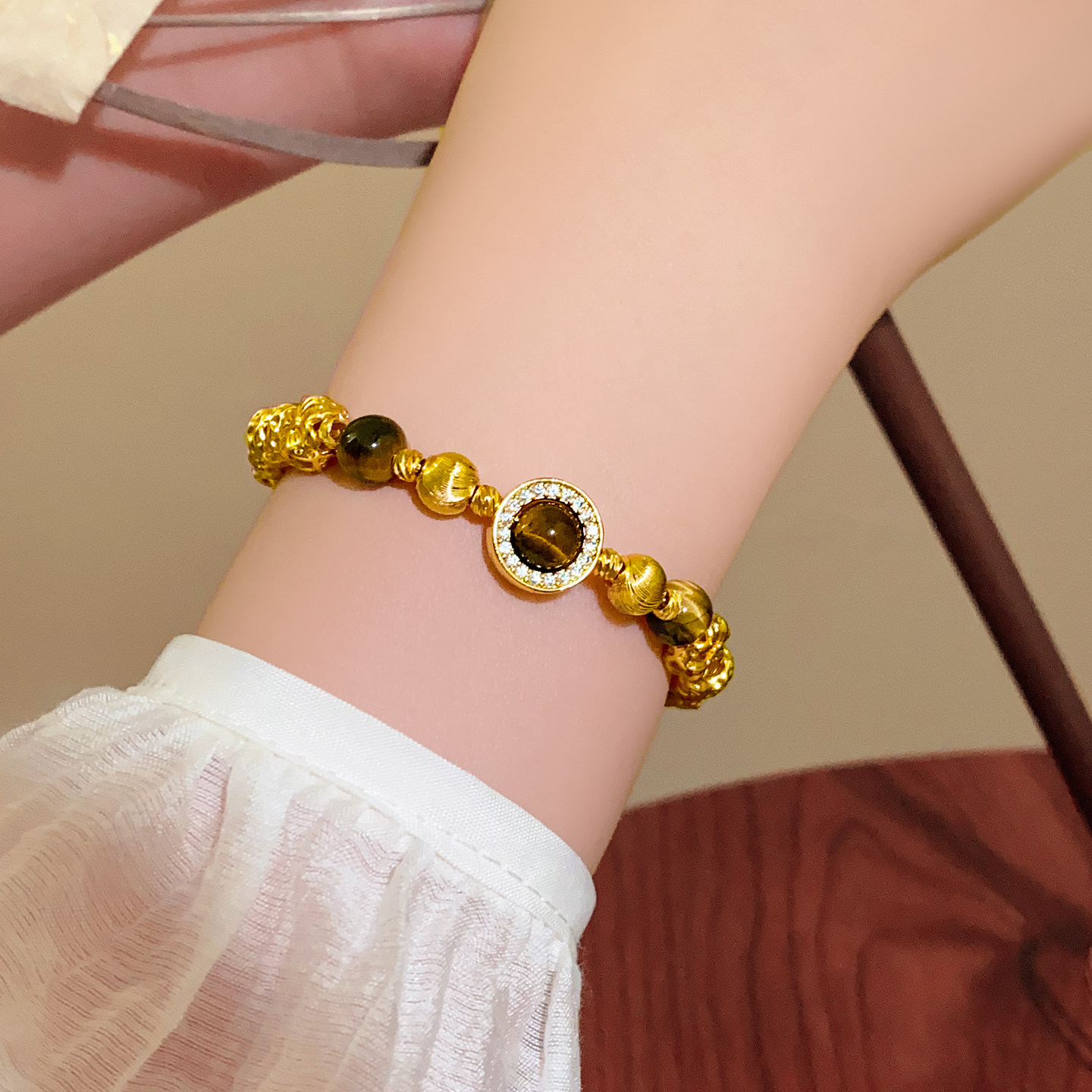 Ancient-style sand gold brushed tiger's eye stone beaded bracelet for women 2026 new style, light luxury, niche, exquisite and high-end jewelry detail image 3