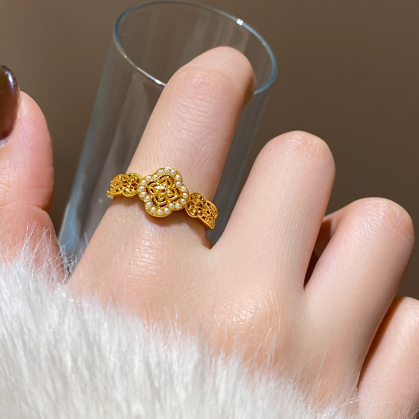 Athena Gold Pearl Four-leaf Clover Ring for Women 2026 New Style bestseller Best friend index finger Ring, a super beautiful ring