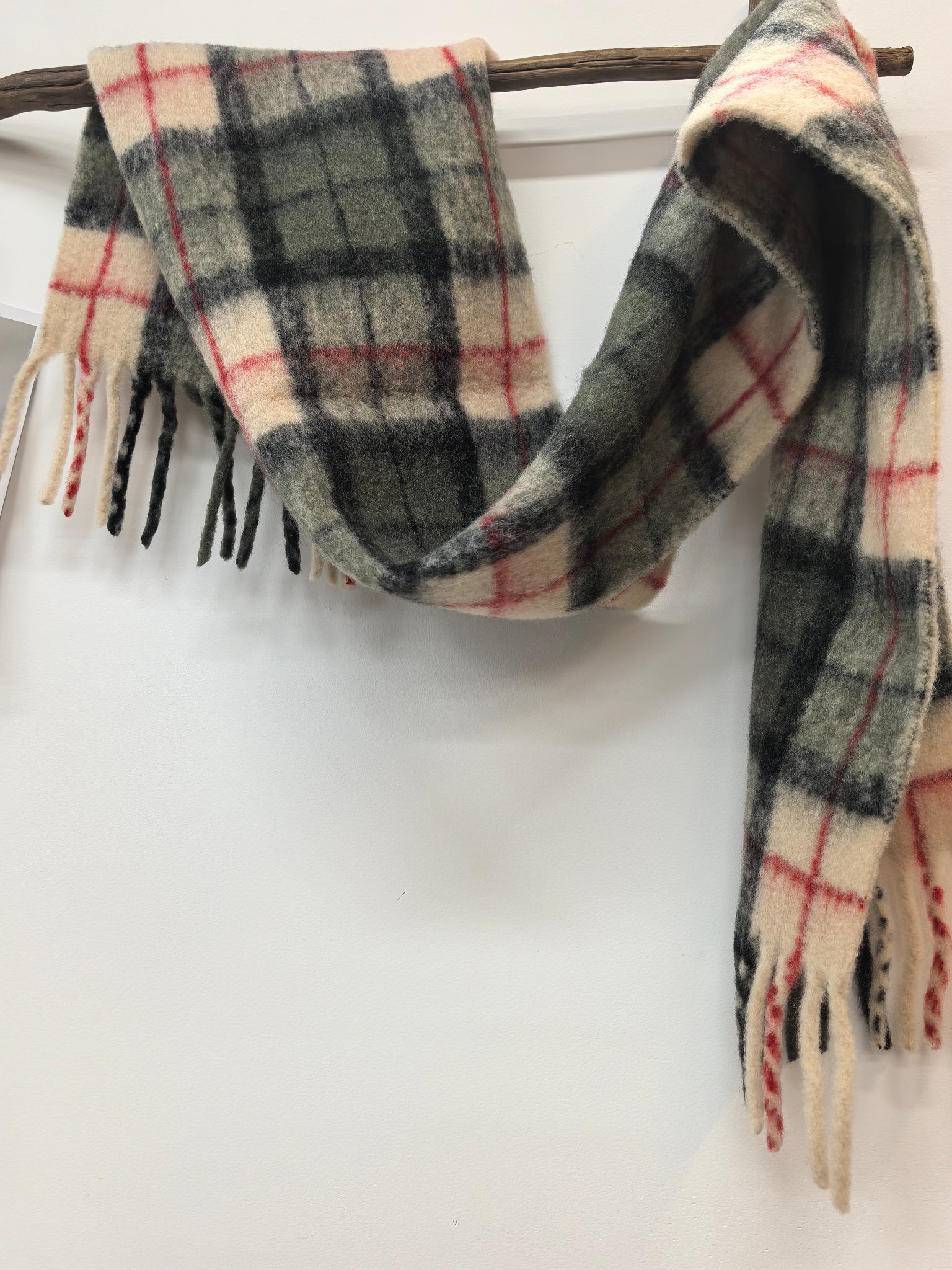New cross-border wholesale e-commerce live-streaming available wool red line square grid supply chain