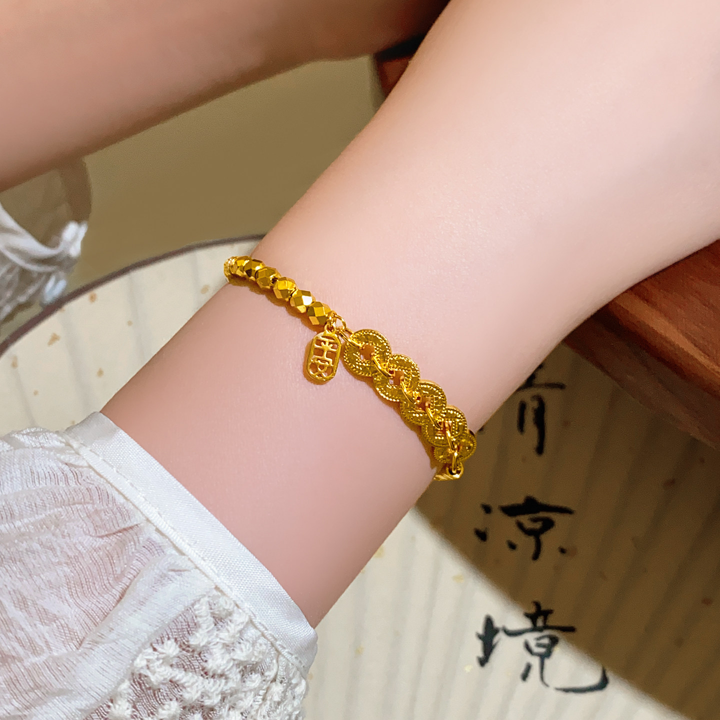 Ancient-style sand gold Five Emperors Coin Peace Pendant bracelet for women 2026 New style, light luxury, niche, exquisite and high-end jewelry detail image 4