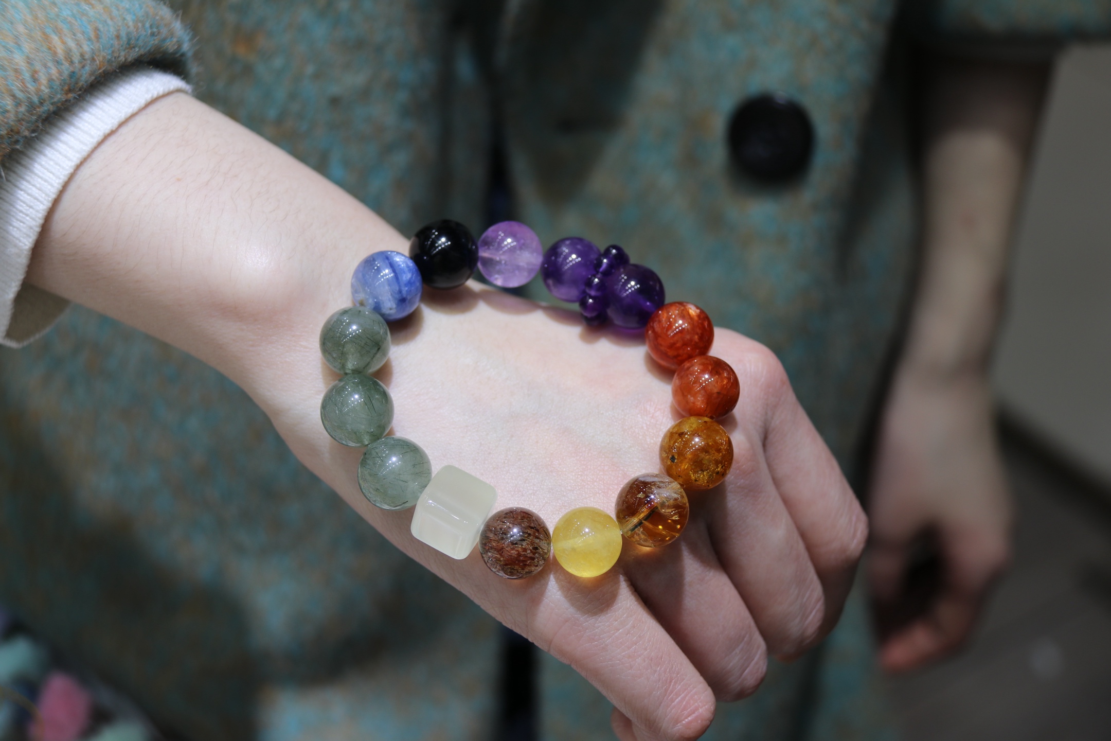 【 Ya Jin Pei Jewelry 】13mm green hair crystal brings good fortune, and yellow gum flower gathers golden energy and many treasures, full of elements Item Picture