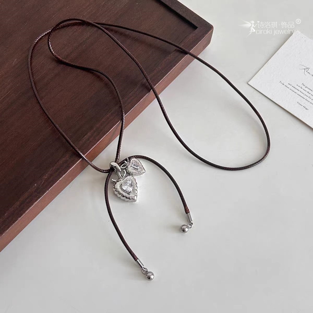 Shiluoqi accessories, Japanese and Korean heart-shaped zircon pendants, drawstring necklaces, women's niche high-end collarbone chain, sweater chain, neck chain accessories