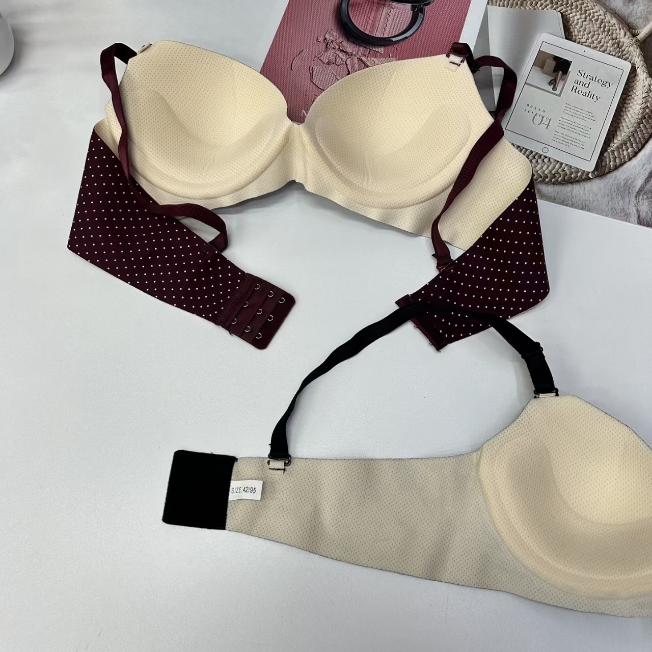 FCM-612# Women's bra for export to the Middle East and Africa. Large-sized polka dot bra without underwire, gathering bra, comfortable lift and top support bra, QNI Specification drawing